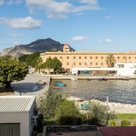 Erasmo Luxury ,centro Storico Apartment