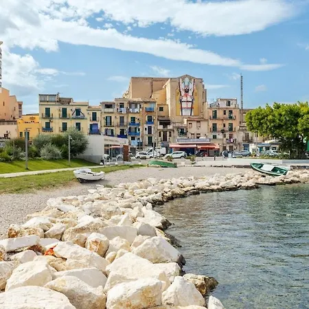 Erasmo Luxury ,centro Storico Apartment