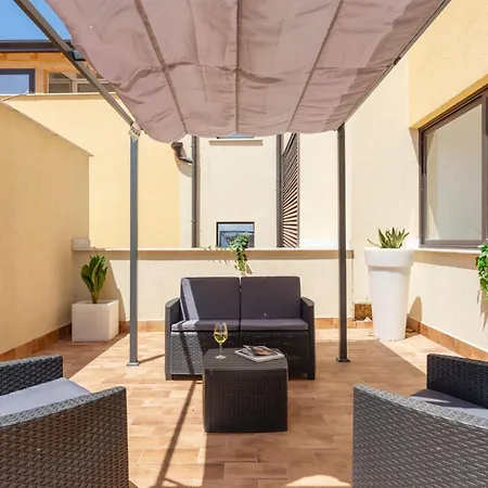 Erasmo Luxury ,centro Storico Apartment *