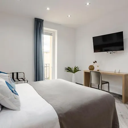 Erasmo Luxury, 公寓 *